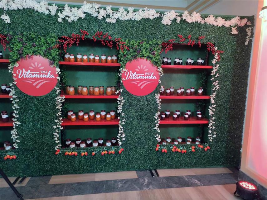 БАЊАЛУКА, 17. ОКТОБРА /СРНА/ - Спој традиције и квалитета главна су обиљежја бањалучке компаније "Витаминка" током 75 година њеног постојања, речено је данас на свечаној академији у Бањалуци поводом обиљежавања ове важне годишњице.