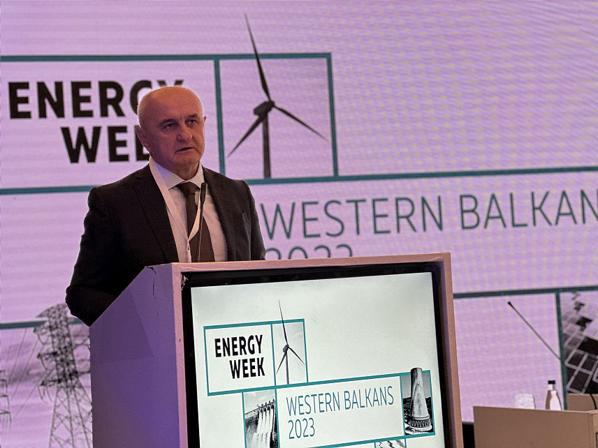 БАЊАЛУКА, 18. ОКТОБРА /СРНА/ - Министар енергетике и рударства Републике Српске Петар Ђокић учествовује на инвестиционој конференцији о обновљивим изворима енергије на западном Балкану која се одржава у Тивту.