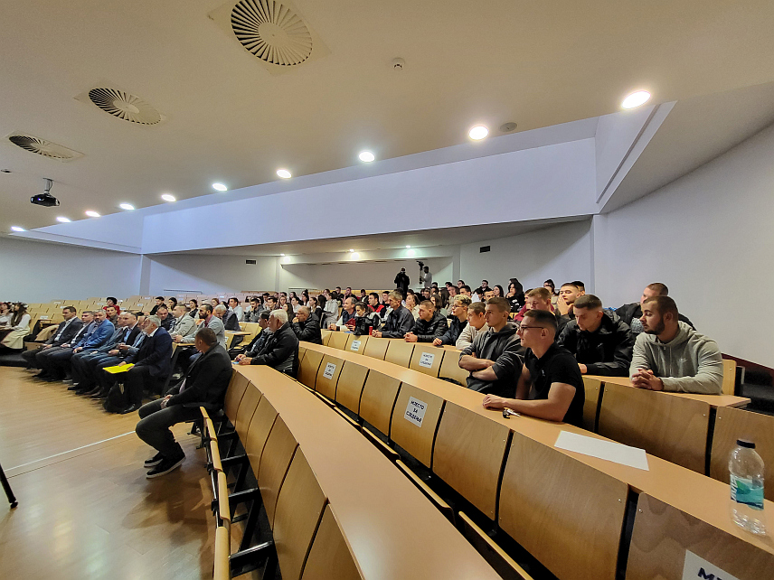 ПАЛЕ, 18. ОКТОБРА /СРНА/ - На Палама је данас одржана Трећа регионална конференција "Сарадња институција, јавног и приватног сектора и невладиних организација".