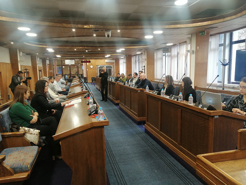 БРЧКО, 19. ОКТОБРА /СРНА/ - Конференција "Млади у очима институција" у Брчком.