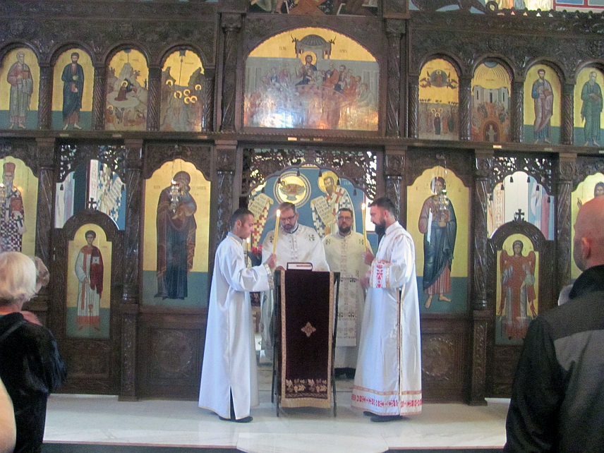 ИСТОЧНО САРАЈЕВО, 1. ОКТОБРА /СРНА/ - У Храму Светог Василија Острошког на Вељинама у Источној Илиџи данас је служен парастос за 19 погинулих припадника Српске гарде Илиџа, елитне јединице Илиџанске бригаде Војске Републике Српске која је формирана прије 31 годину.