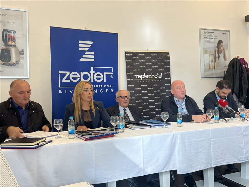 КОЗАРСКА ДУБИЦА, 20. ОКTОБРА /СРНА/ - Антун Милетић, највећи познавалац страдања у концентрационом логору Јасеновац у Независној Држави Хрватској /НДХ/, потврдио је данас да ће свој легат поклонити Републици Српској, а да ће бити чуван у библиотеци у изградњи у оквиру манастира Моштаница у Козарској Дубици.