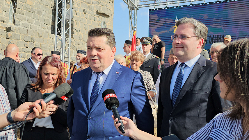 КУМАНОВО, 22. ОКТОБРА /СРНА/ - Предсједник Народне скупштине Републике Српске Ненад Стевандић на обиљежавању 111 година од Кумановске битке код Спомен-костурнице на брду Зебрњак код Кум