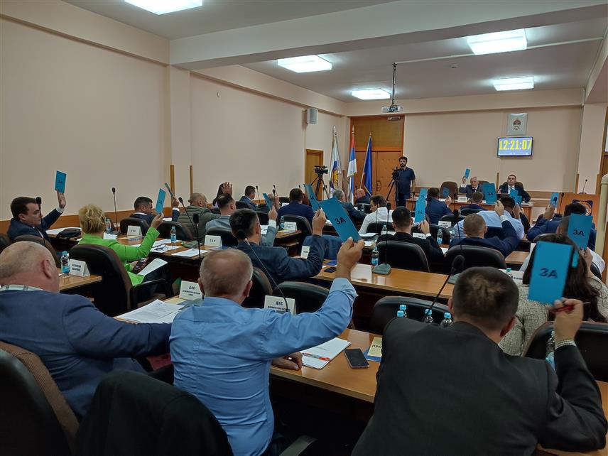 ГРАДИШКА, 24. ОКТОБРА /СРНА/ - Скупштина града Градишка усвојила је данас нацрт ребаланса овогодишњег буџета од 47,4 милиона КМ, који је у односу на првобитно усвојени градски буџет увећан за 6,2 милиона КМ.