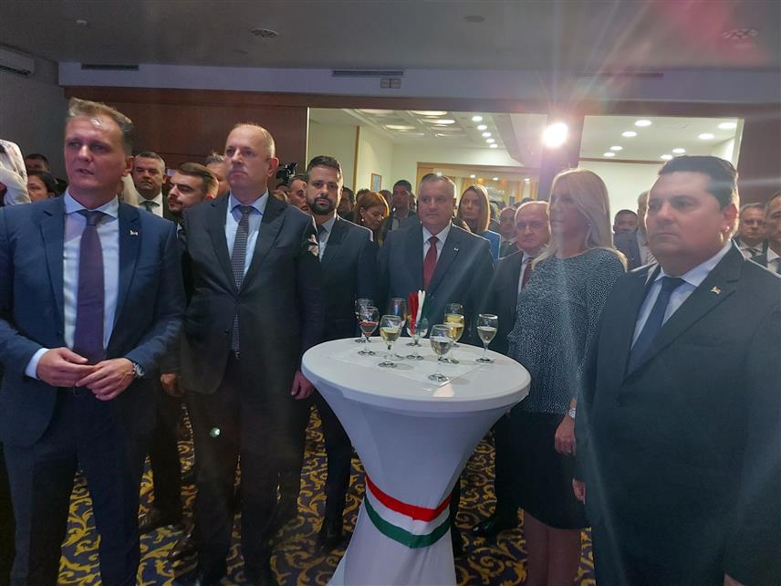 САРАЈЕВО, 24. ОКТОБРА /СРНА/ - Пријем поводом Националног празника Мађарске - Дана почетка револуције и ослободилачке борбе 1956. године, којем присуствује српски члан Предсједништва БиХ Жељка Цвијановић, предсједник Народне скупштине Републике Српске Ненад Стевандић, премијер Радован Вишковић.