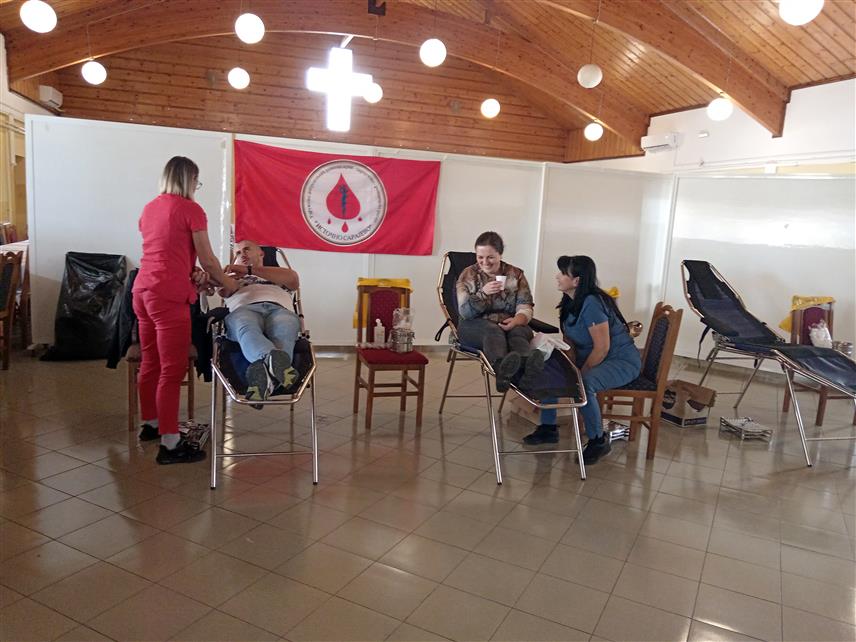 СОКОЛАЦ, 25. ОКTОБРА /СРНА/ - У акцији добровољног давања крви на Сокоцу данас су прикупљене 52 јединице драгоцјене течности, рекла је Срни доктор Драгана Жарковић из Службе за трансфузијску медицину Касиндо.