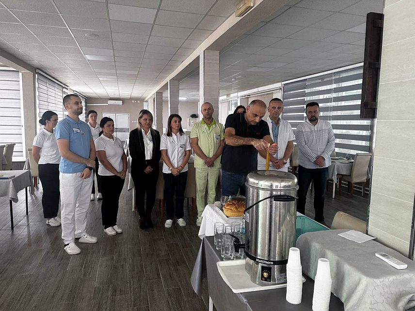 КОЗАРСКА ДУБИЦА, 27. ОКTОБРА /СРНА/ - У Специјалној болници за физикалну медицину и рехабилитацију "Мљечаница" у Козарској Дубици данас је обиљежена крсна слава те здравствене установе - Света Петка.