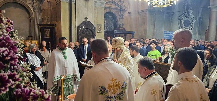 БАЊАЛУКА, 29. ОКТОБРА /СРНА/ - Српски народ никада кроз историју није дозволио да се угаси пламен српске традиције и вјере, рекао је предсједник СДС-а Милан Миличевић у Вићенци, гдје је у цркви у том граду са српском заједницом прославио крсну славу Светог Луку.	
