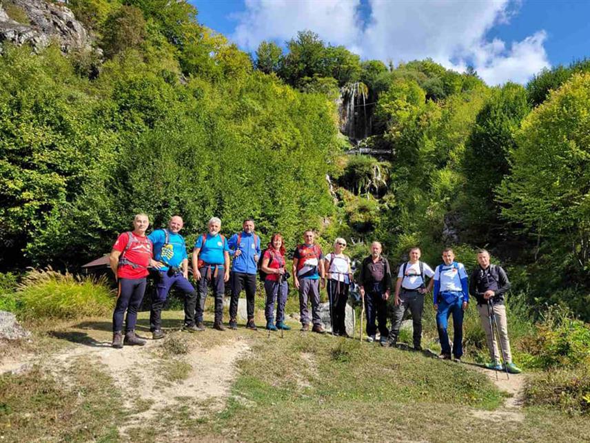 СОКОЛАЦ, 2. ОКTОБРА /СРНА/ - Планинарско друштво "Гласинац" .