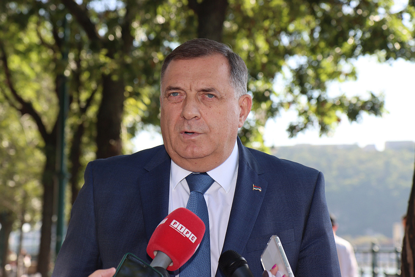 БУДИМПЕШТА, 2. ОКТОБРА /СРНА/ - Предсједник Републике Српске Милорад Додик у Будимпешти, изјава за медије. 
