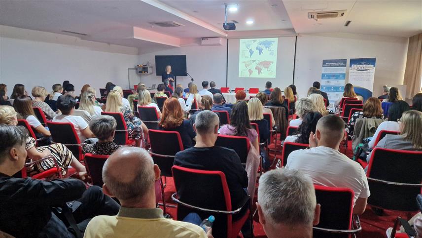БАЊАЛУКА, 30. ОКТОБРА /СРНА/ - Едукација о теми "Значај вакцинације против хуманог папилома вируса /ХПВ/" у Републици Српској.