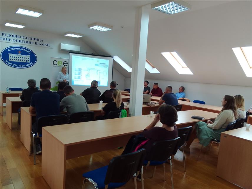 ШАМАЦ, 30. ОКTОБРА /СРНА/ - У Шамцу је данас организовао предавање под називом "Соларна енергија за домаћинства" којим је грађанима омогућено је да се детаљније информишу о уградњи соларних панела.