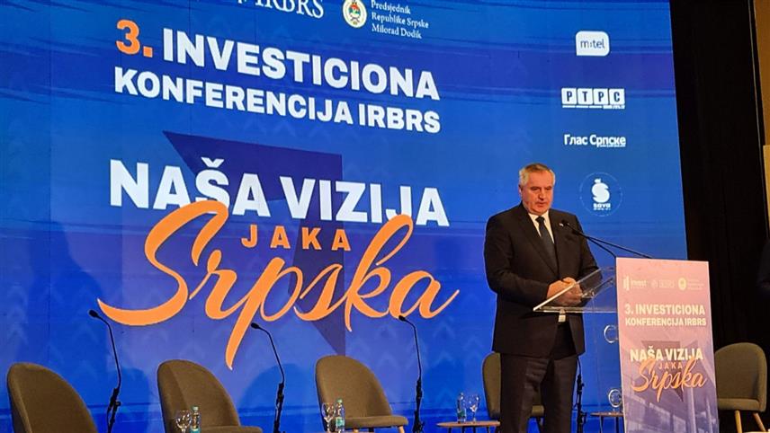 ТЕСЛИЋ, 31. OKTOБРА /СРНА / - Дводневна Инвестициона конференција "Инвест Српска" о повећању инвестиција и развоју извозних резултата, којој присуствује предсједник Владе Републике Српске Радован Вишковић.