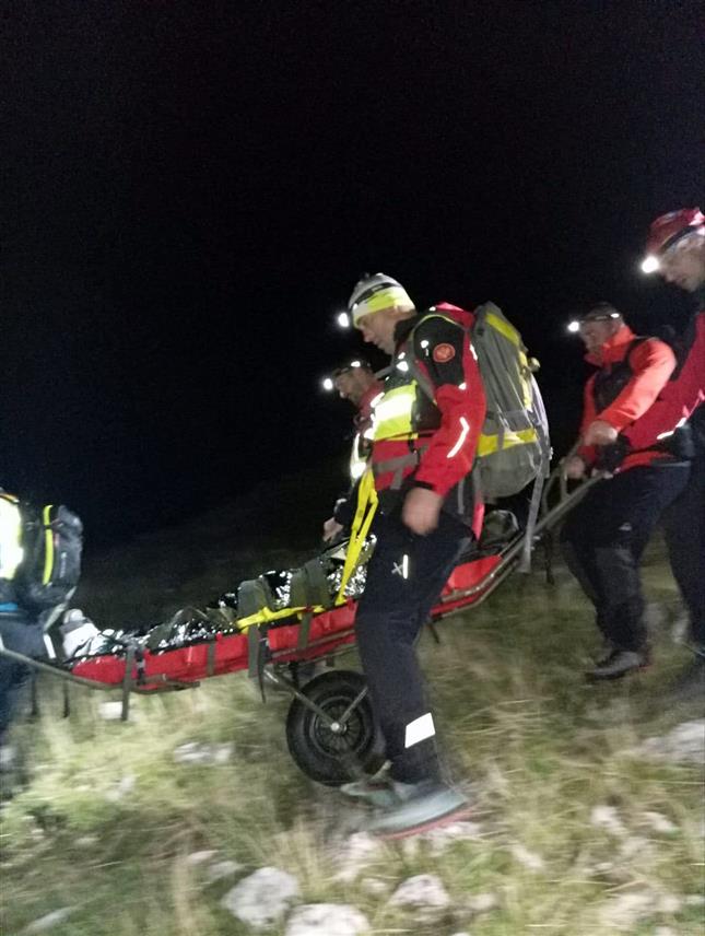 ПОДГОРИЦА, 3. ОКТОБРА /СРНА/ - Држављанка Њемачке /32/ спасена је након повреде ноге током планинарења на Дурмитору у рејону Локвице.