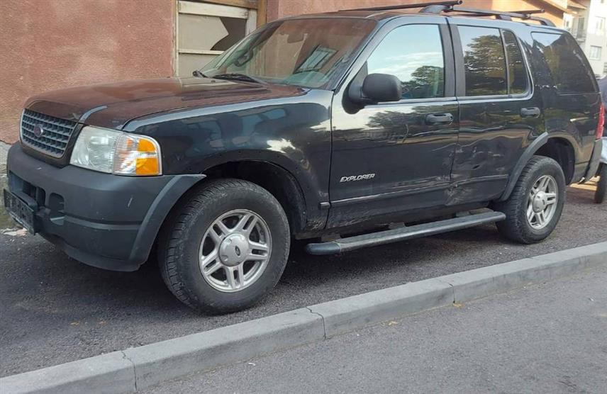 ДОБОЈ, 4. ОКТОБРА /СРНА/ - Полиција је у Добоју одузела неригистровани аутомобил "форд" којим је управљало лице из Брчког М.Г. које има 21 прекршај управљања нерегистрованим возилом прије стицања права, што је евидентирано АНПР камером, саопштено је из добојске Полицијске управе