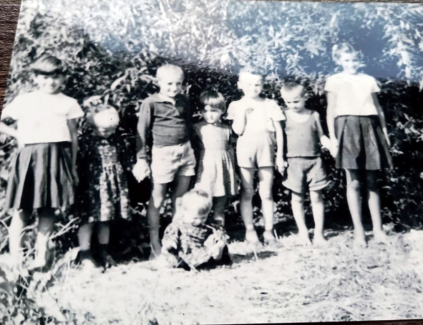 БИЈЕЉИНА, 5. ОКТОБРА /СРНА/ - За козарску породицу Пралица, као и за хиљаде других породица из тог краја, историја је имала кружни ток - од избјеглиштва до избјеглиштва, односно, остали су прогнаници од рођења до смрти.