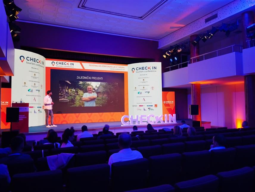 TРЕБИЊЕ, 6. ОКTОБРА /СРНА/ - Дајан Јаворац кооснивач маркетинг агенције "Маниа", која је организовала регионалну туристичку конференцију "Чек ин" у Tребињу.