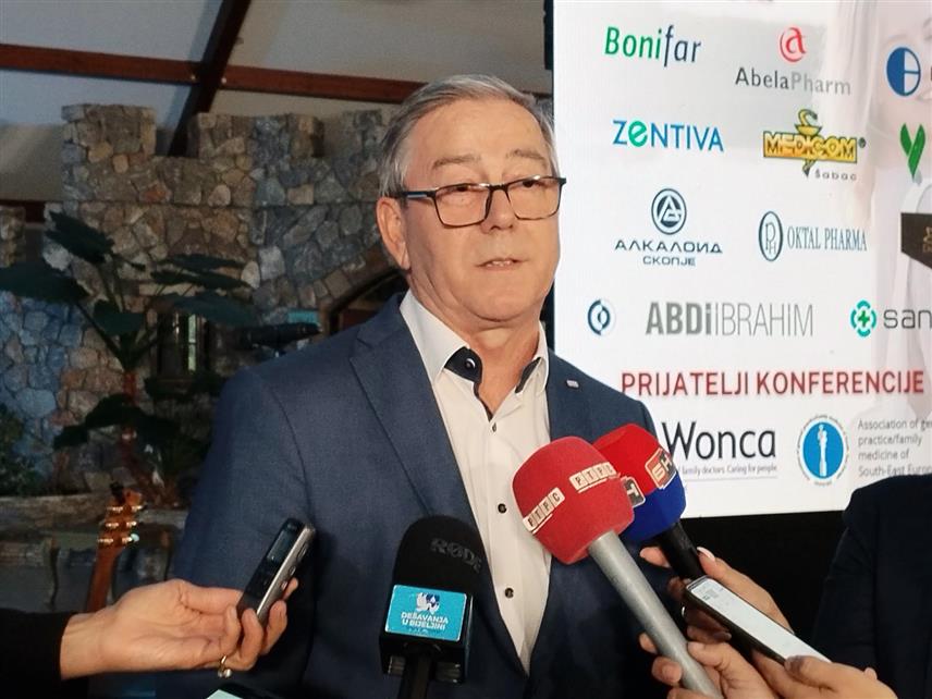 БИЈЕЉИНА, 6. ОКТОБРА /СРНА/ - Помоћник министра здравља и социјалне заштите Републике Српске Милан Латиновић рекао је на отварању Конференције породичне медицине у Бијељини да је ова област у Српској организована према концепту модерних здравствених система који укључују промоцију здравља и превенцију болести.