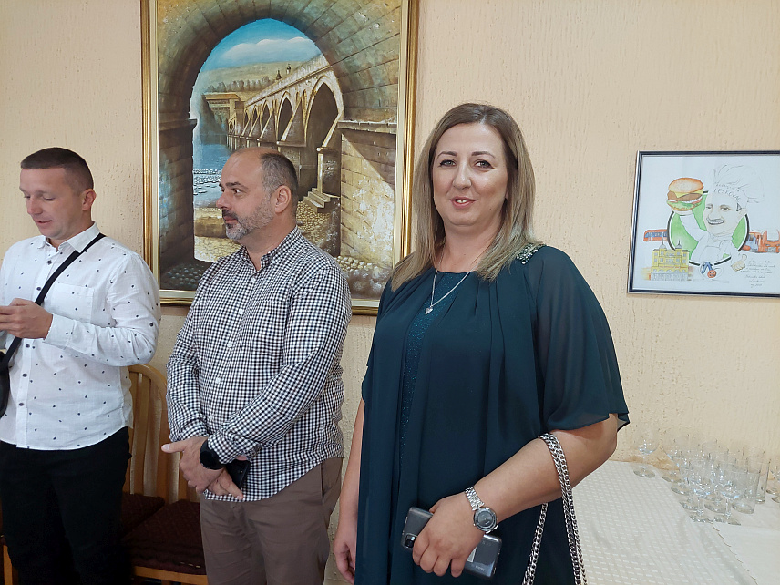 ВИШЕГРАД, 9. ОКТОБРА /СРНА/ - У Средњошколском центру "Иво Андрић" у Вишеграду данас је, поводом рођендана нобеловца Иве Андрића, низом културно-забавних и спортских садржаја, те пријемом за ученике и запослене обиљежен Дан ове васпитно-образовне установе.