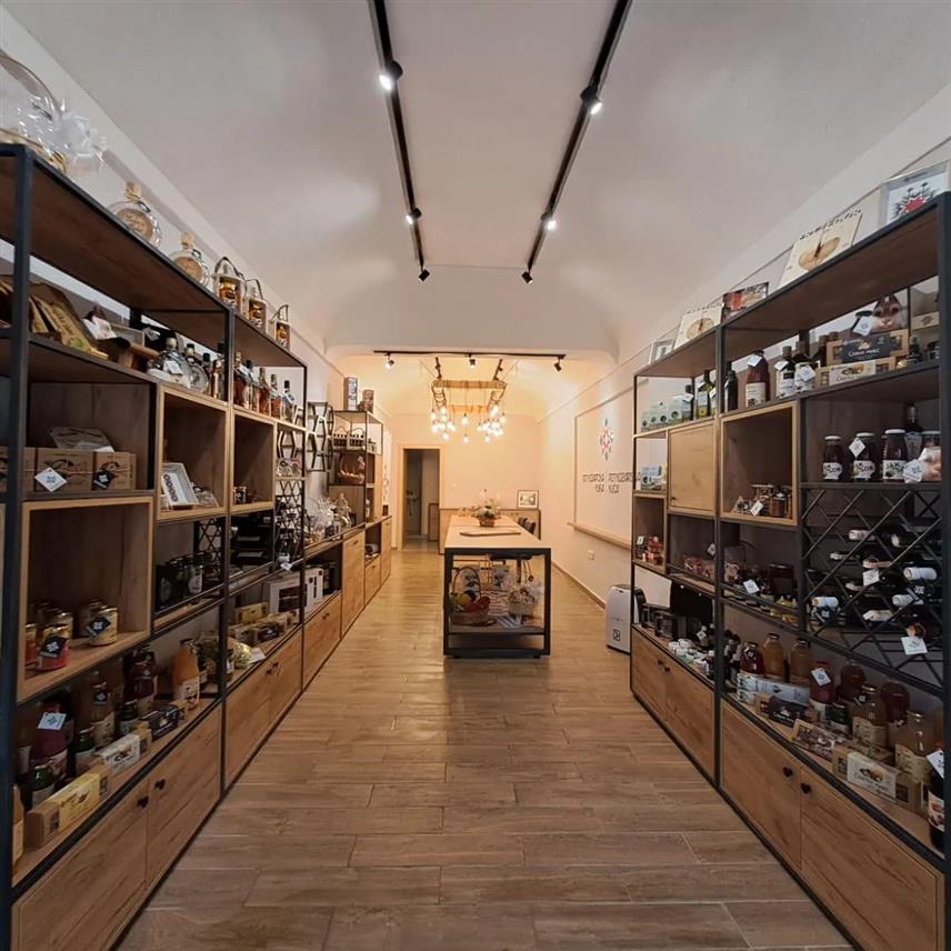 ПРИЈЕДОР, 14. НОВЕМБРА /СРНА/ - Поткозарска кућа, основана као пословна јединица Туристичке организације Приједор.