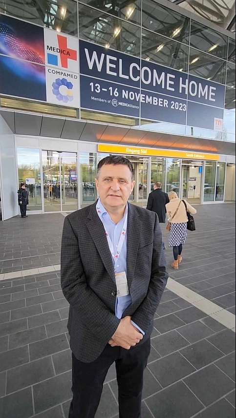 БАЊАЛУКА, 14. НОВЕМБРА /СРНА/ - Генерални директор Универзитетског клиничког центра /УКЦ/Републике Српске Владо Ђајић борави у Диселдорфу на највећем Свјетском сајму медицинске опреме, иновација и побољшања организације у здравству.