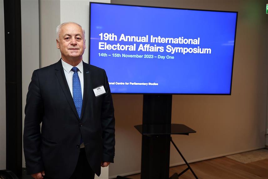 САРАЈЕВО, 15. НОВЕМБРА /СРНА/ - Предсједник Централне изборне комисије /ЦИК/ БиХ Суад Арнаутовић учествује на Међународном изборном симпозијуму у Лисабону који је окупио чланове изборних комисија и изборне стручњаке из цијелог свијета.