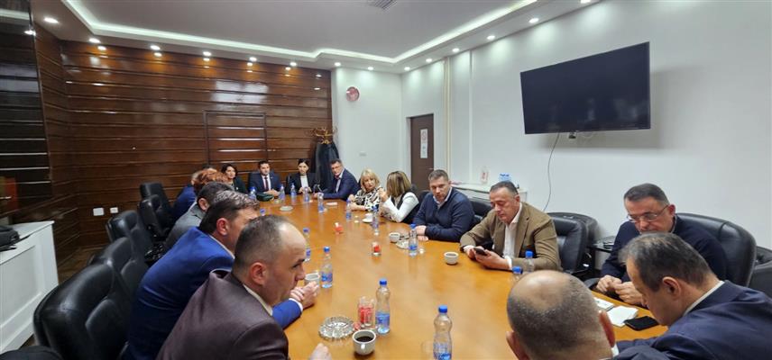 БЕОГРАД, 15.НОВЕМБРА /СРНА/ - Предсједник Народне партије Српске Дарко Бањац састао се данас у Београду са предсједником Социјалистичке партије Србије Ивицом Дачићем.