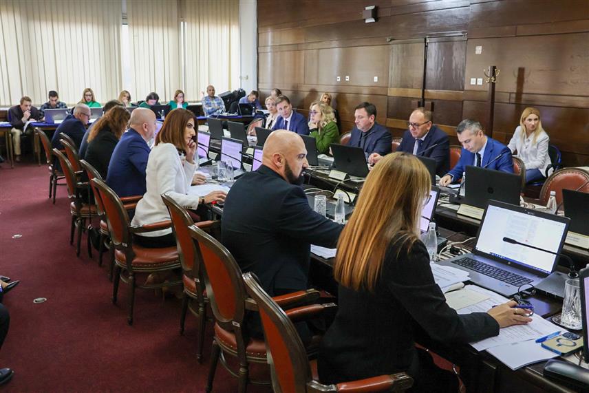 САРАЈЕВО, 15. НОВЕМБРА /СРНА/ - Сједница Владе Федерације БиХ.