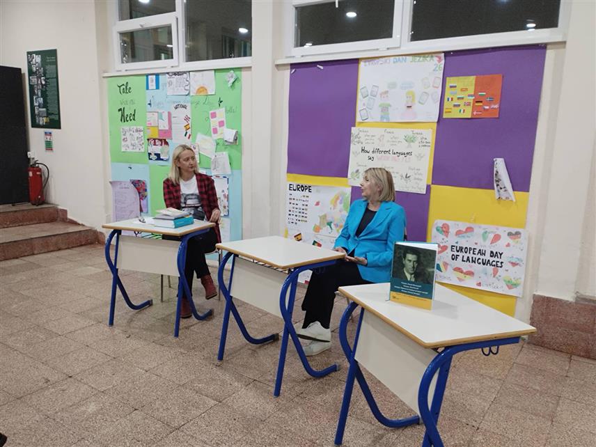 БИЈЕЉИНА, 15. НОВЕМБРА /СРНА/ - Књижевно вече у холу Гимназије "Филип Вишњић".