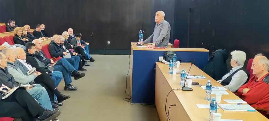 БЕОГРАД, 16. НОВЕМБРА /СРНА/ -Генерални секретар Удружења Срба из Хрватске Милојко Будимир ортворио трибину „Заштита права лица која полажу право на некретнине у Републици Хрватској“.
