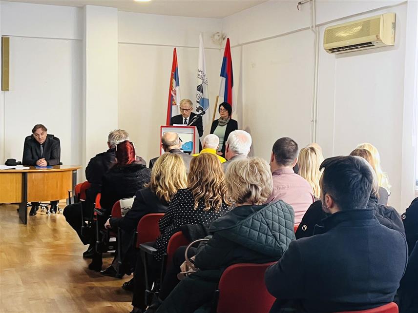 КОЗАРСКА ДУБИЦА, 16. НОВЕМБРА /СРНА/ - Комеморација поводом смрти главоги тужиоца Окружног јавног тужилаштва Бањалука Зорана Булатовића у великој сали Скупштине општине Козарска Дубица.