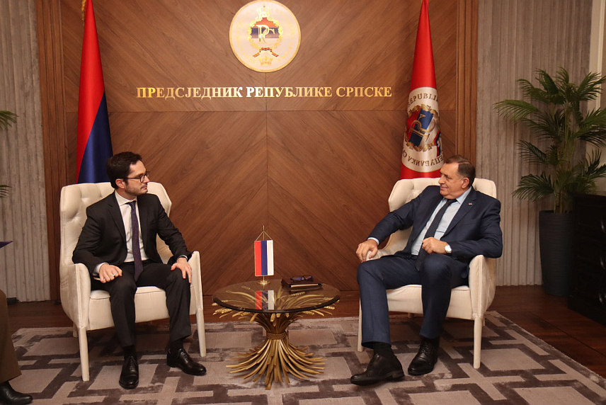 БАЊАЛУКА, 16. НОВЕМБРА /СРНА/ - Предсједник Републике Српске Милорад Додик и амбасадор Француске у БиХ Франсоа Делмас./ФОТО Борислав Здриња/