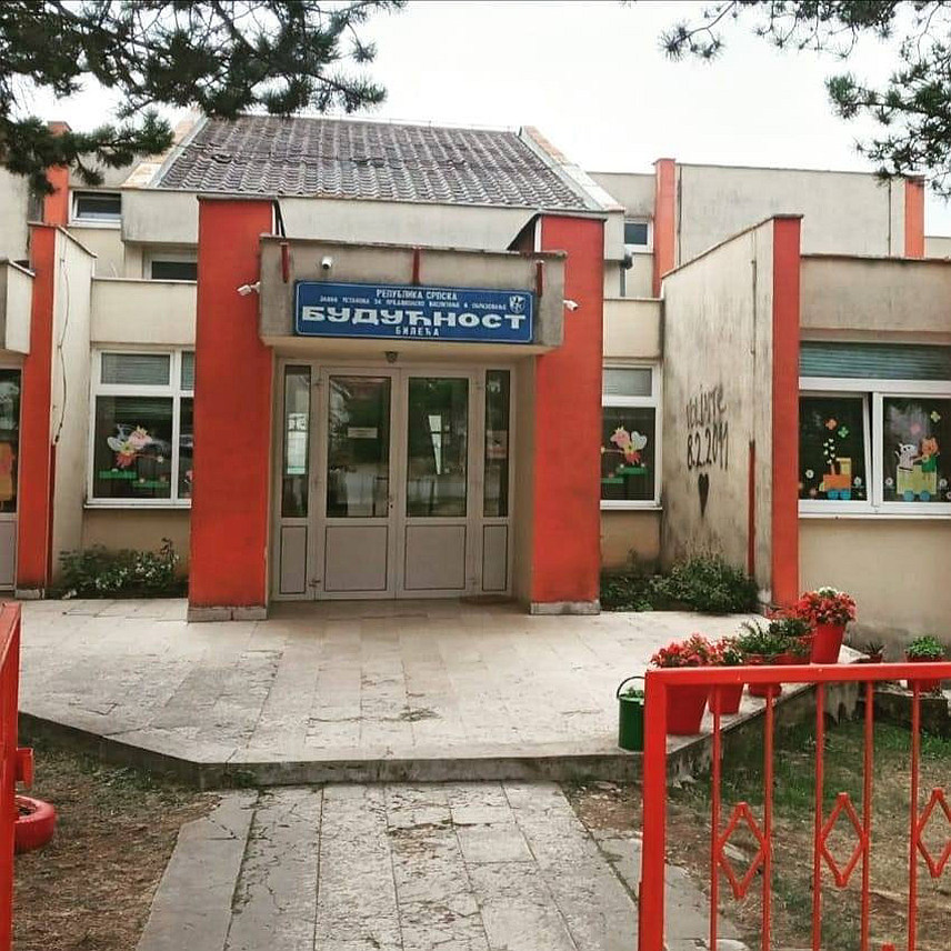 БИЛЕЋА, 17. НОВЕМБРА /СРНА/ - Обнова и проширење обданишта "Будућност" у Билећи из средстава Владе Србије један је од најзначајнијих пројеката у тој општини, након чега се очекује да ће бити укинута листа чекања за упис дјеце у вртић.