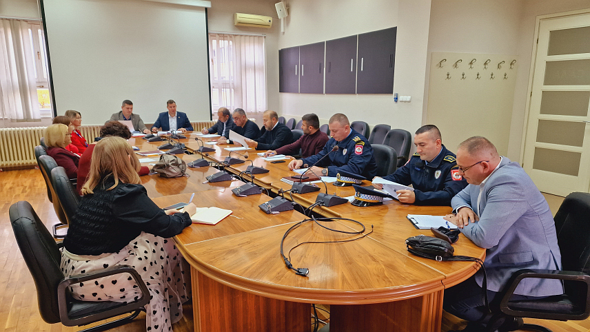 ПРИЈЕДОР, 17. НОВЕМБРА /СРНА/ - Састанак радне групе за спровођење Акционог плана превенције инцидената и кривичних дјела из мржње и предрасуда на подручју града Приједора.