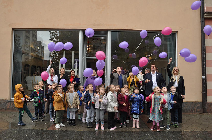 ПРИЈЕДОР, 17. НОВЕМБРА /СРНА/ - У приједорској Галерији "Сретен Стојановић" обиљежен је 17. новембар, Свјетски дана пријевремено рођене дјеце.