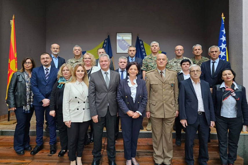 САРАЈЕВО, 1. НОВЕМБРА /СРНА/ - Чланови Генералног инспектората и Сектора за управаљање персоналом Министарства одбране у Савјету министара разговарали су са делегацијом Министарства одбране Сјеверне Македоније која борави у БиХ у оквиру активности размјене искустава из домена инспекцијског надзора и функција управљања људским ресурсима.