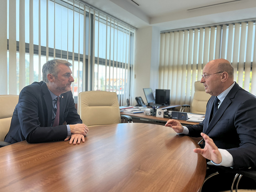 САРАЈЕВО, 1. НОВЕМБРА /СРНА Директор Граничне полиције БиХ Мирко Купрешаковић и министар транспорта и комуникација у Савјету министара Един Форто.