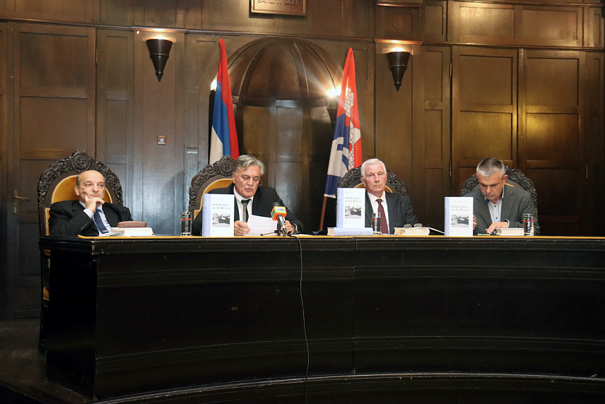 БАЊАЛУКА, 1. НОВЕМБРА /СРНА/ - У Бањалуци је вечерас промовисана књига Средоја Новића "Од Детлака до Ист Ривера", аутобиографско дјело које говори о бурним социјалним, политичким и економским збивањима на овим просторима у којима је и сам учествовао. / ФОТО - Борислав Здриња /