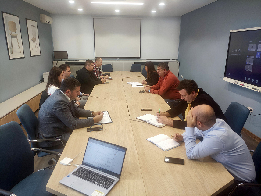 ПРИЈЕДОР, 20. НОВЕМБРА /СРНА/ - Састанак Градске управе града Приједор, привредника и Развојна агенција "Преда“ о стипендирању ученика и студената који се школују за дефицитарна занимања.