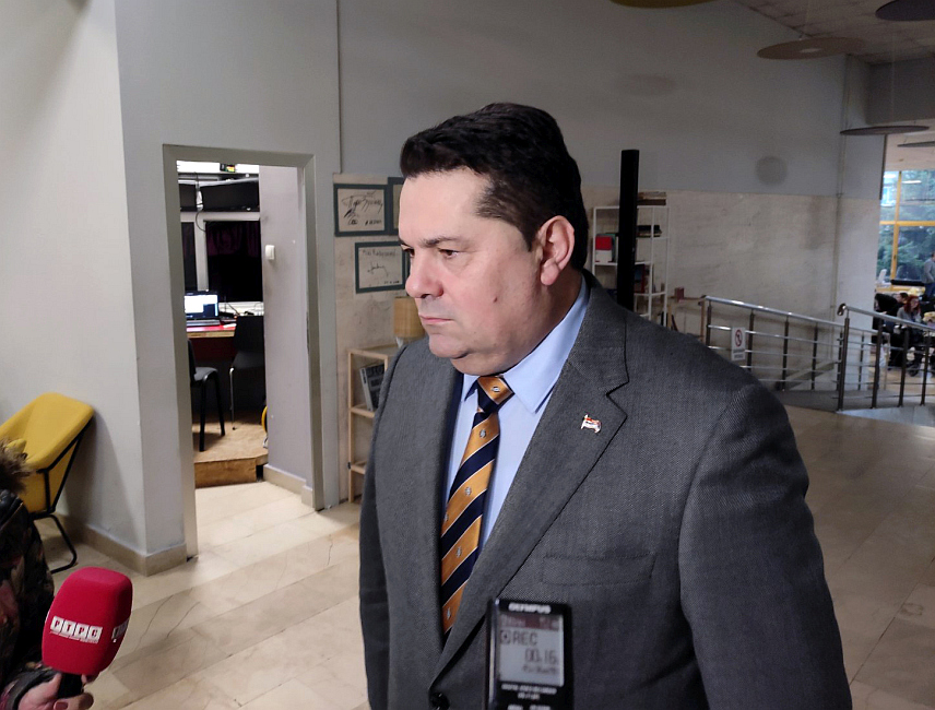 БАЊАЛУКА, 22. НОВЕМБРА /СРНА/ - Предсједник Народне скупштине Републике Српске Ненад Стевандић рекао је да у Српској никада нису била угрожавана или ограничавана основна људска права и слободе како тврде поједини из ЕУ и ОЕБС-а, па ни након што је парламент усвојио измјене Кривичног законика Српске којим је предвиђена криминализација клевете, те Нацрт закона о посебном регистру и јавности рада непрофитних организација.