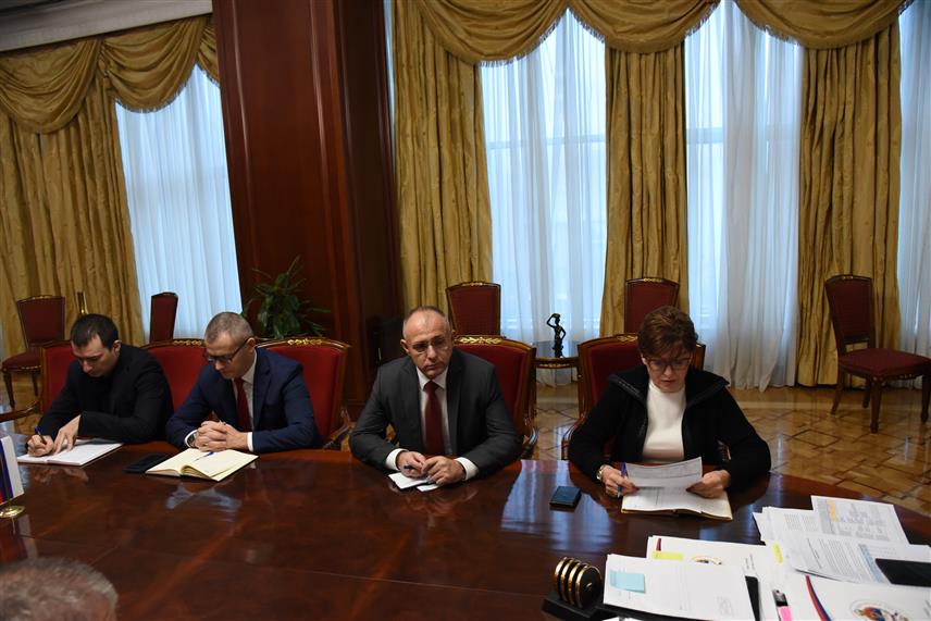 БАЊАЛУКА, 24. НОВЕМБРА /СРНА/ - Премијер Републике Српске Радован Вишковић током разговора са представницима Борачке организације Републике Српске /БОРС/ изјавио је да је у буџету за наредну годину планирано повећање издвајања за борачке .