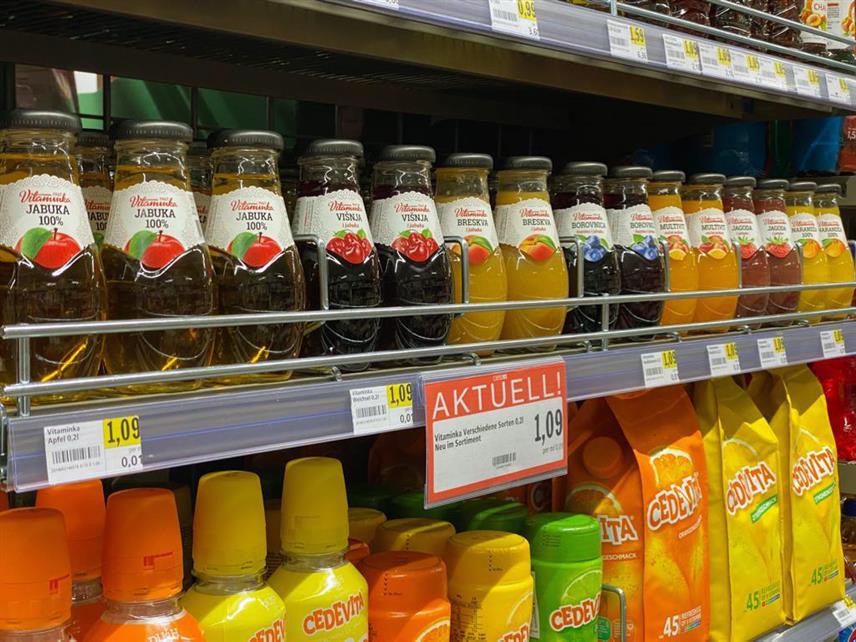 БЕЧ, 24. НОВЕМБРА /СРНА/ - Производи компанија "Витаминка" из Бањалуке и "Витинка" из Козлука доступни су у неколико пословница трговачког ланца "Шпар" у Бечу, а ова сарадња је договорена уз подршку Представништва Републике Српске у Аустрији.