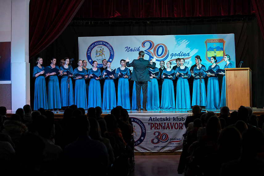 ПРЊАВОР, 24. НОВЕМБРА /СРНА/ - Атлетски клуб /АК/ "Прњавор" вечерас је свечаном академијом у Центру за културу у Прњавору обиљежио 30 година успјешног рада и постојања.