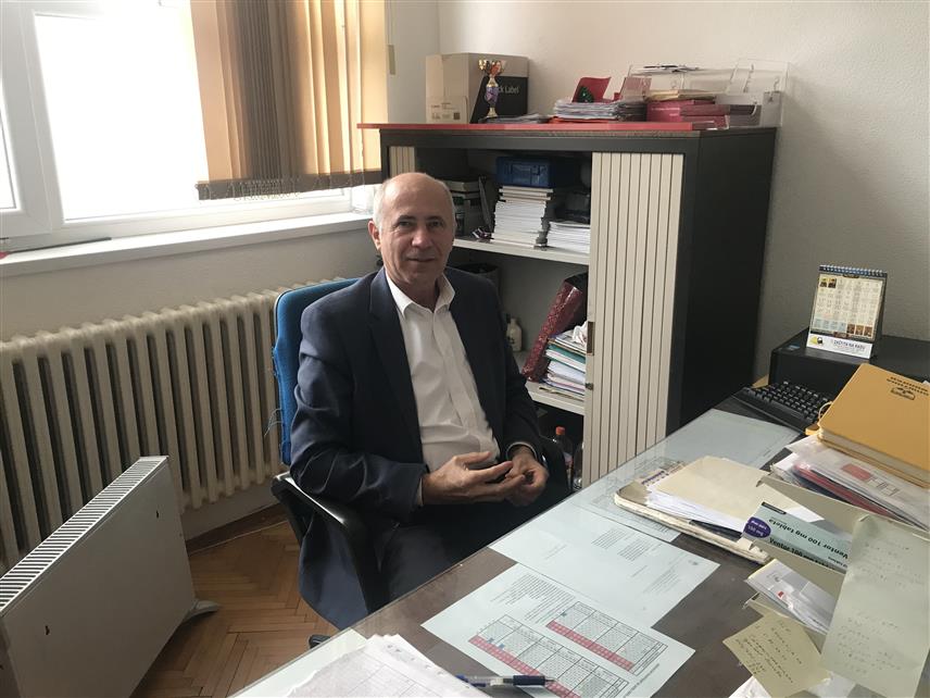 МИЛИЋИ, 27. НОВЕМБРА /СРНА/ - Директор Основне школе /ОШ/ "Алекса Јакшић" у Милићима Радомир Маџаревић.
