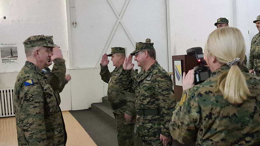 ДОБОЈ, 28. НОВЕМБРА /СРНА/ - Свечаност обиљежавања 18 година од формирања Оружаних снага БиХ у касарни "Војвода Радомир Путник" у добојском насељу Миљковац.