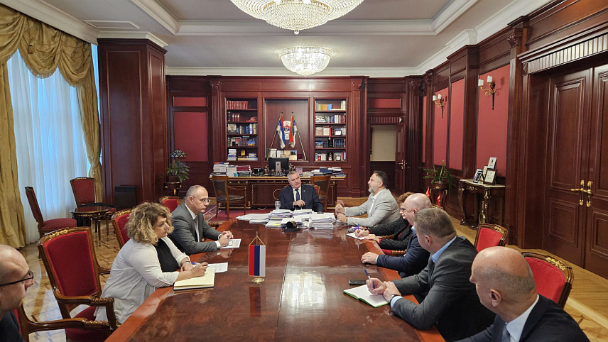 БАЊАЛУКА, 29. НОВЕМБРА /СРНА/ - Предсједник Владе Републике Српске Радован Вишковић на састанку са шефовима клубова скупштинске већине у Народној скупштини Републике Српске.