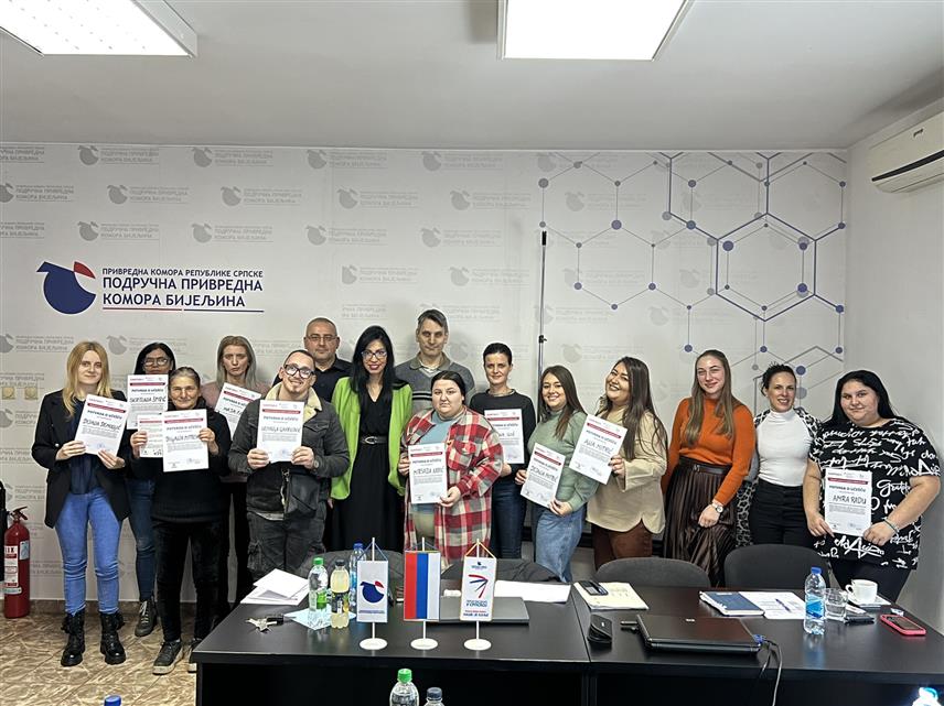 БИЈЕЉИНА, 29. НОВЕМБРА /СРНА/ - У Подручној привредној комори Бијељине одржана је дводневна едукација за пословно усмјеравање чији је циљ укључивање припадника маргинализованих група у тржиште рада.