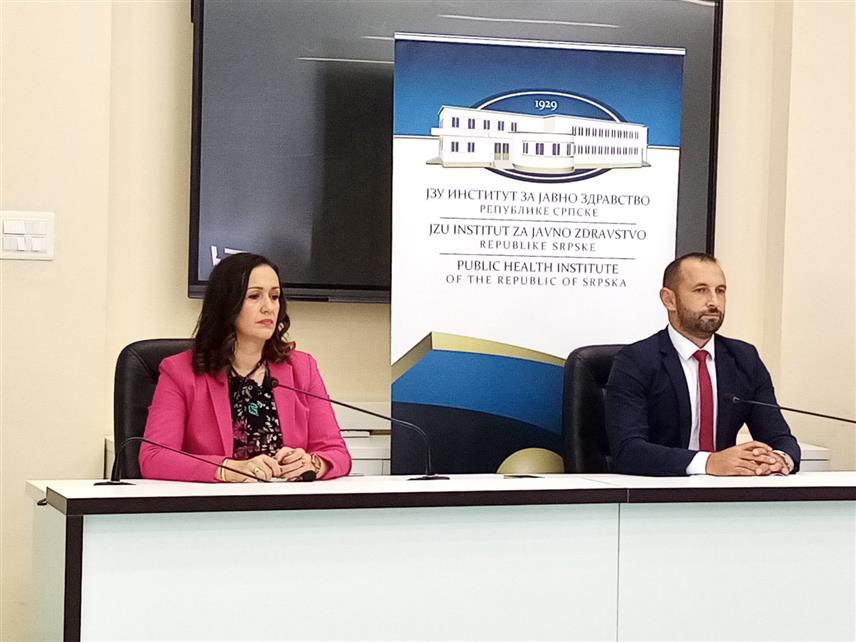 БАЊАЛУКА, 2. НОВЕМБРА /СРНА/ - Вршилац дужности директора Института за јавно здравство Бојан Ђенић на конференцији за новинаре у Бањалуци.