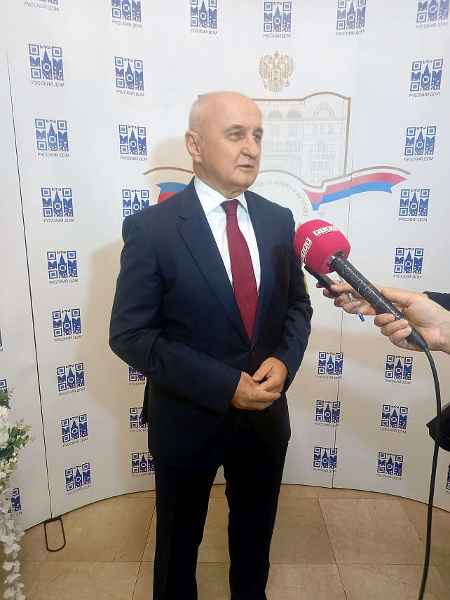 БЕОГРАД, 3. НОВЕМБРА /СРНА/ -Министар енергетике и рударства Републике Српске Петар Ђокић рекао је да је поносан на признање које му је вечерас додјељено у Београду за заслуге у јачању пријатељства и сарадње Српске и Русије, јер, како је навео, долази из Руске Федерације која се бори за праведнији свијет и поштовање међународног права, као што то чини Српска унутар БиХ.