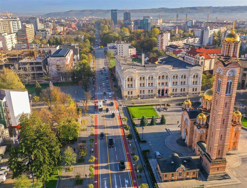 БАЊАЛУКА, 6. НОВЕМБРА /СРНА/ - Нови режим једносмјерног саобраћаја у центру Бањалуке у функцији је од данас, па су из Градске управе позвали све учеснике у саобраћају на додатни опрез и поштовање прописа.